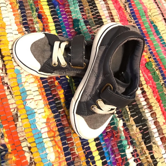 Cat & Jack navy blue Velcro sneakers size 8 - Picture 4 of 5